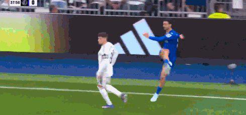 评分-【早报】无解世界波，皇马吞连败！